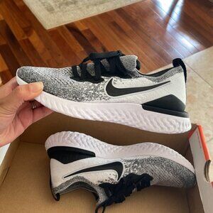 Nike Womens Black and White Running Shoes